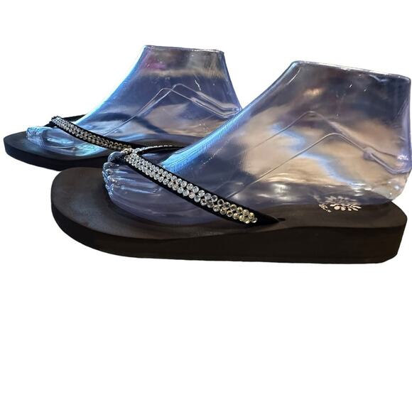 Yellow Box Jello Women’s Size 8 Brown Bejewled Flip Flips - Picture 2 of 4